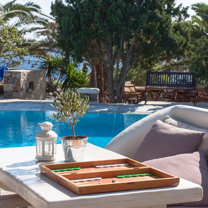 ZEPHYROS HOTEL