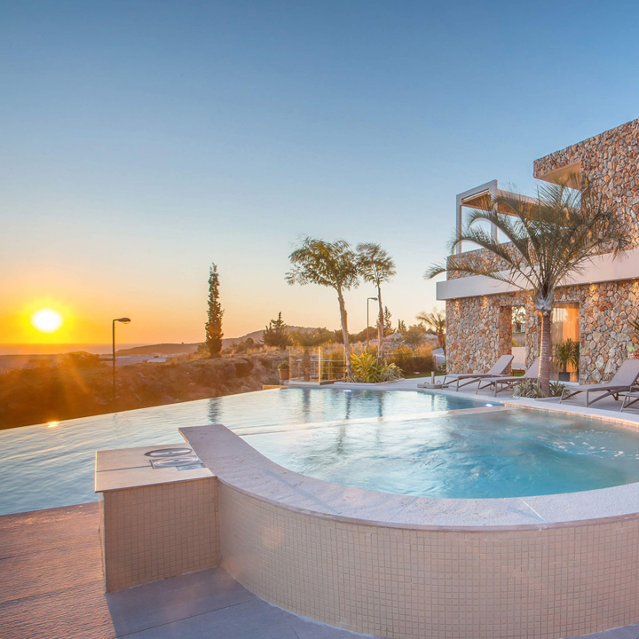 VENEZIA LUXURY LIVING